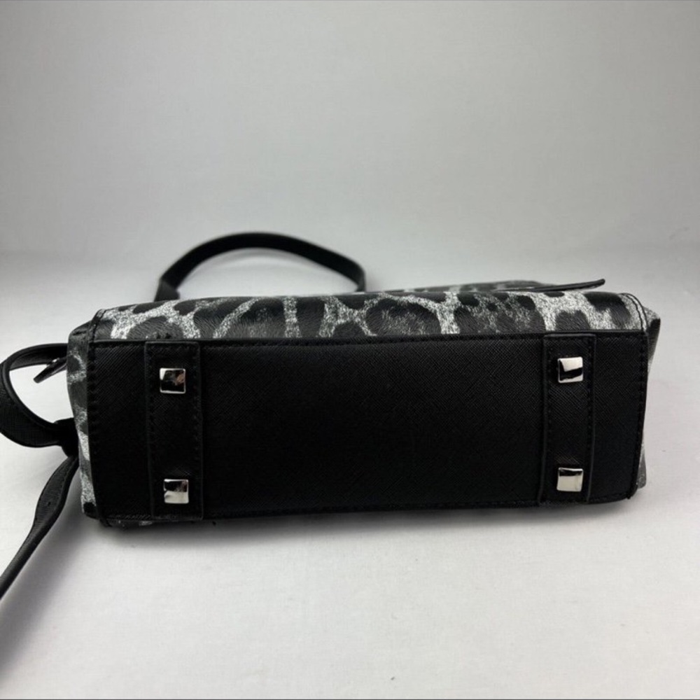 Source Unknown Black and Gray Leopard Crossbody Bag - Picture 5 of 11